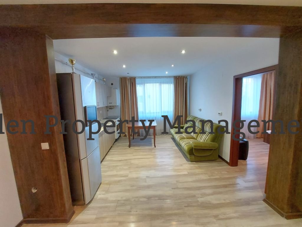 Apartament 3 camere Strada Sesul De Sus H