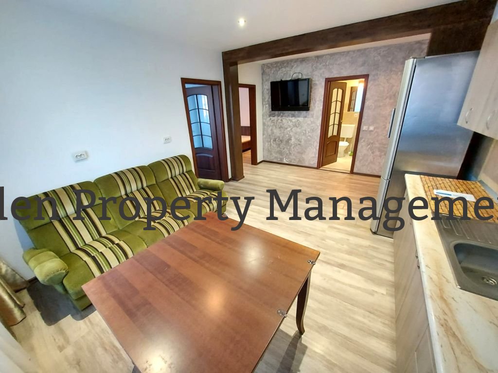 Apartament 3 camere Strada Sesul De Sus H